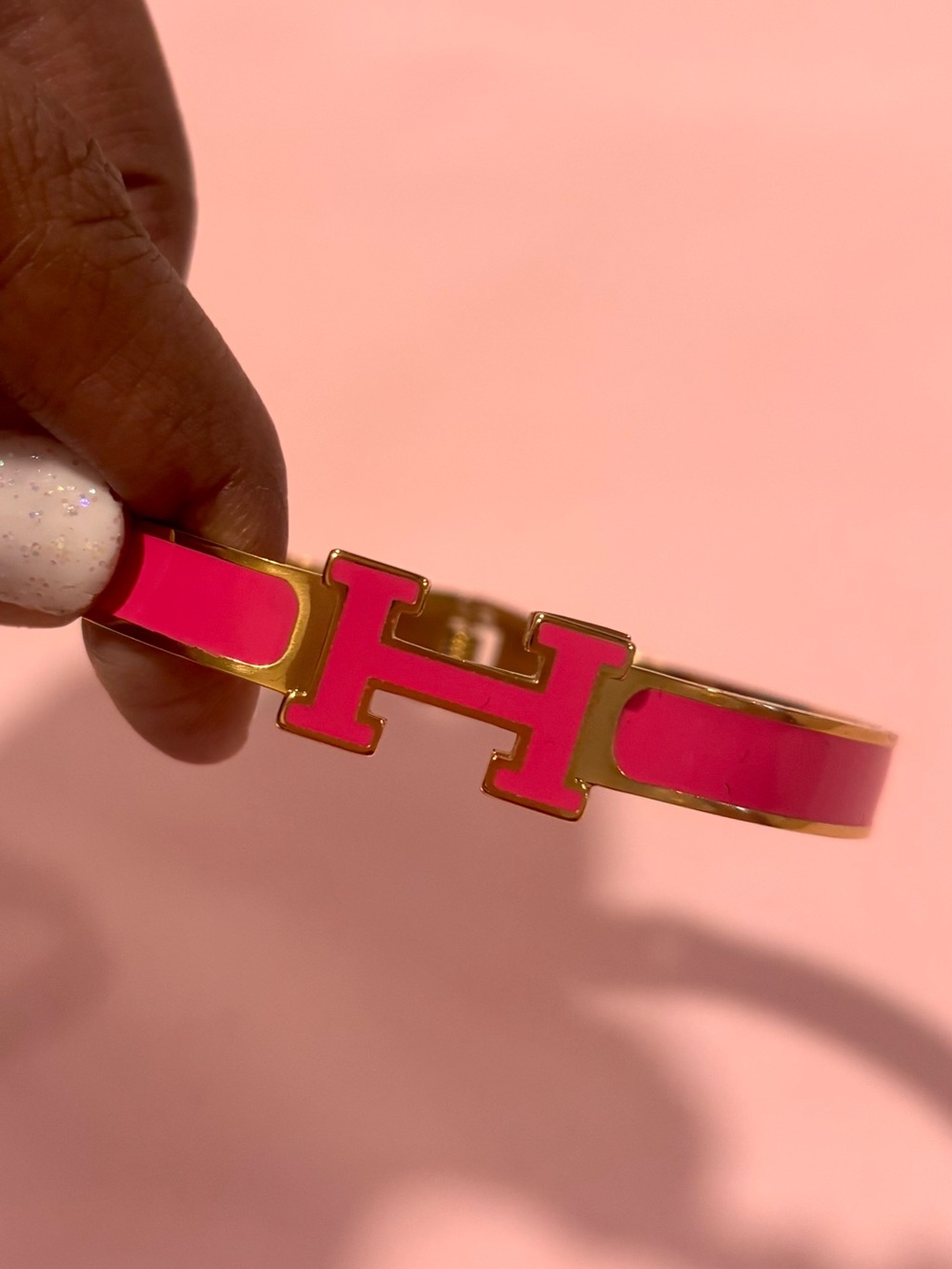 🩷Hot Pink🩷 Clasp Bangle Bracelet Size PM Small Luxury Designer Letter H - Picture 6 of 14
